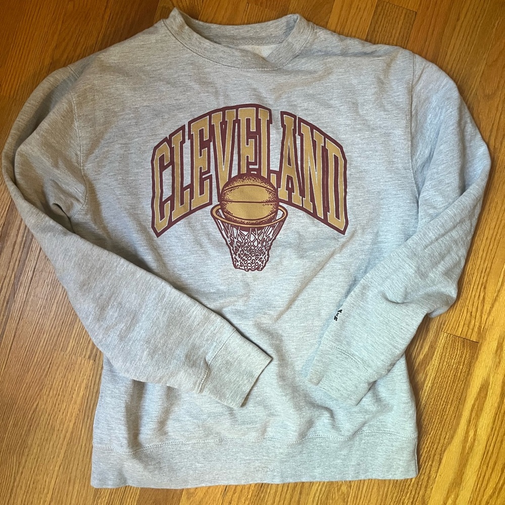 Cleveland Cavaliers Graphic Soft Men's Gray Crewneck Size M